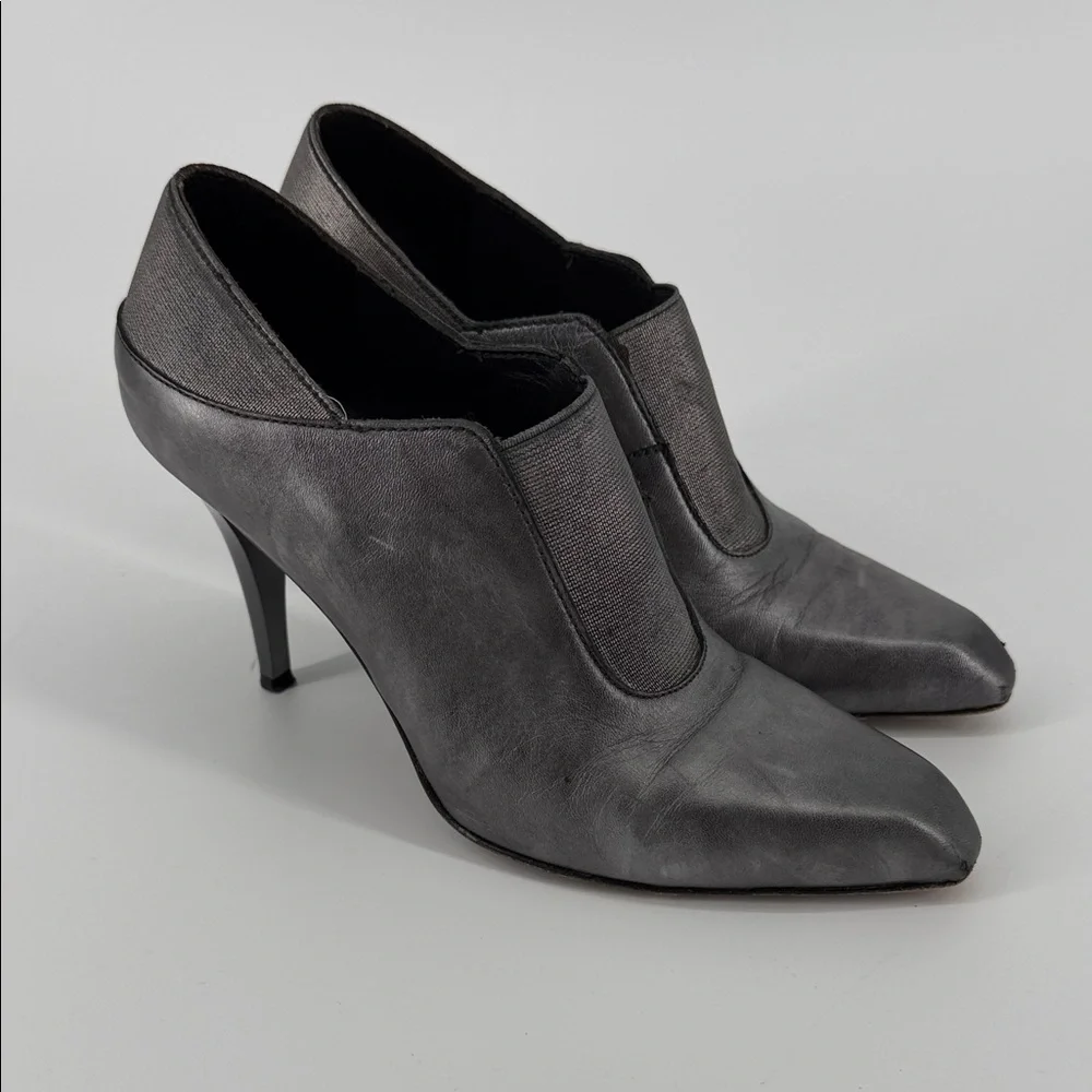 DONALD J PLINER Women SANNA Pewter Leather Elastic Gusset High Heel Women Size 6